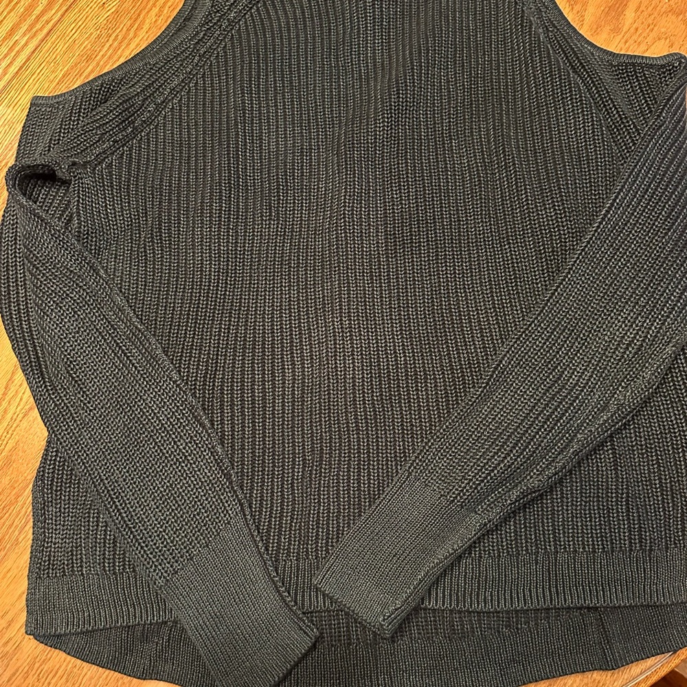Hollister Women's Blackish/Gray Sweater